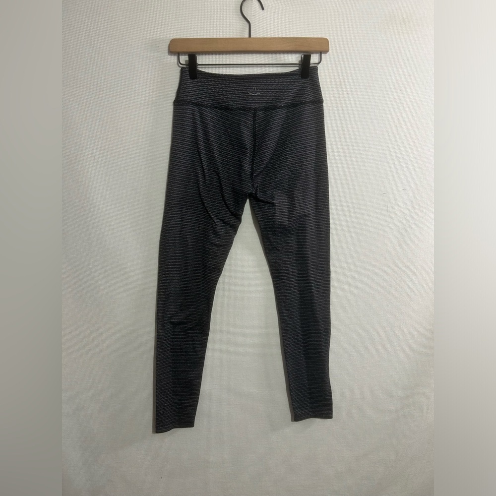 Beyond yoga black and white leggings full length
